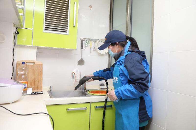 上海家政企業(yè)復(fù)工超九成 住家保姆緊俏，鐘點(diǎn)工市場面臨“人多活少”困局